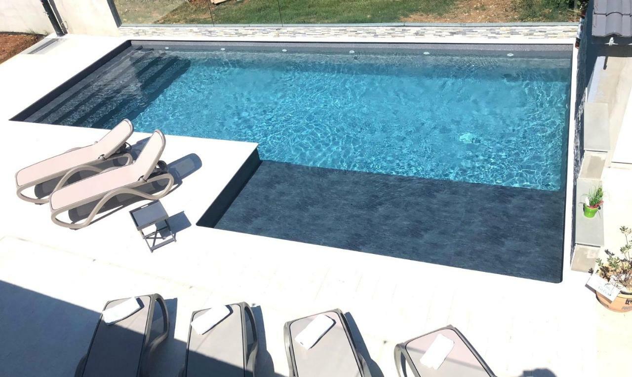 Croliday Apartment With Pool Nin Vrsi Eksteriør billede